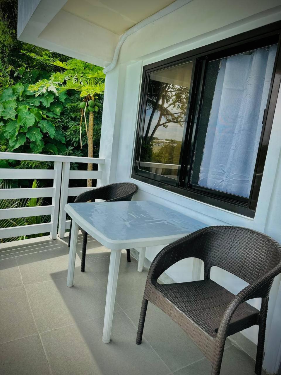 Playa Blanca Beach Resort (Adults Only) 푸에르토갈레라 외부 사진